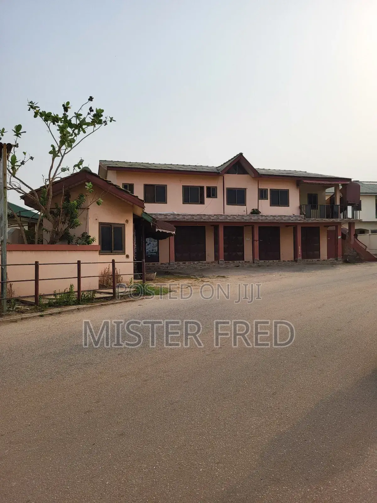 9bdrm Apartment in Scc, Weija for sale in Weija