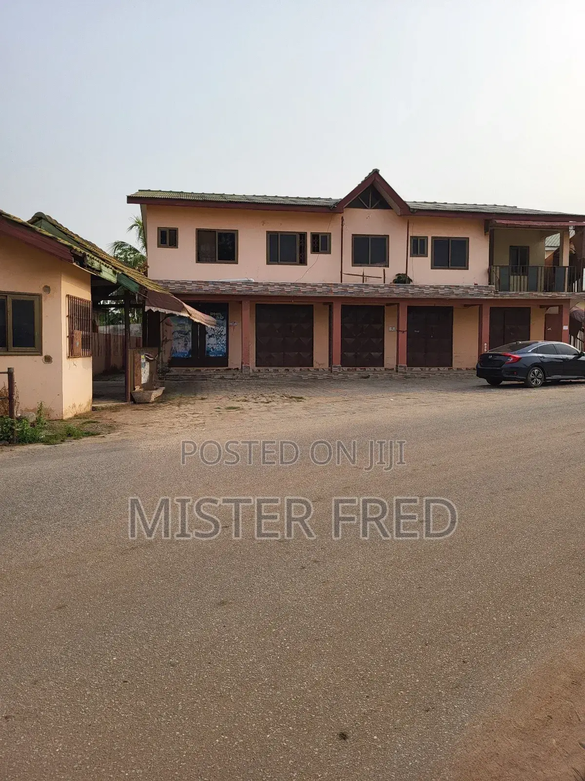 9bdrm Apartment in Scc, Weija for sale in Weija