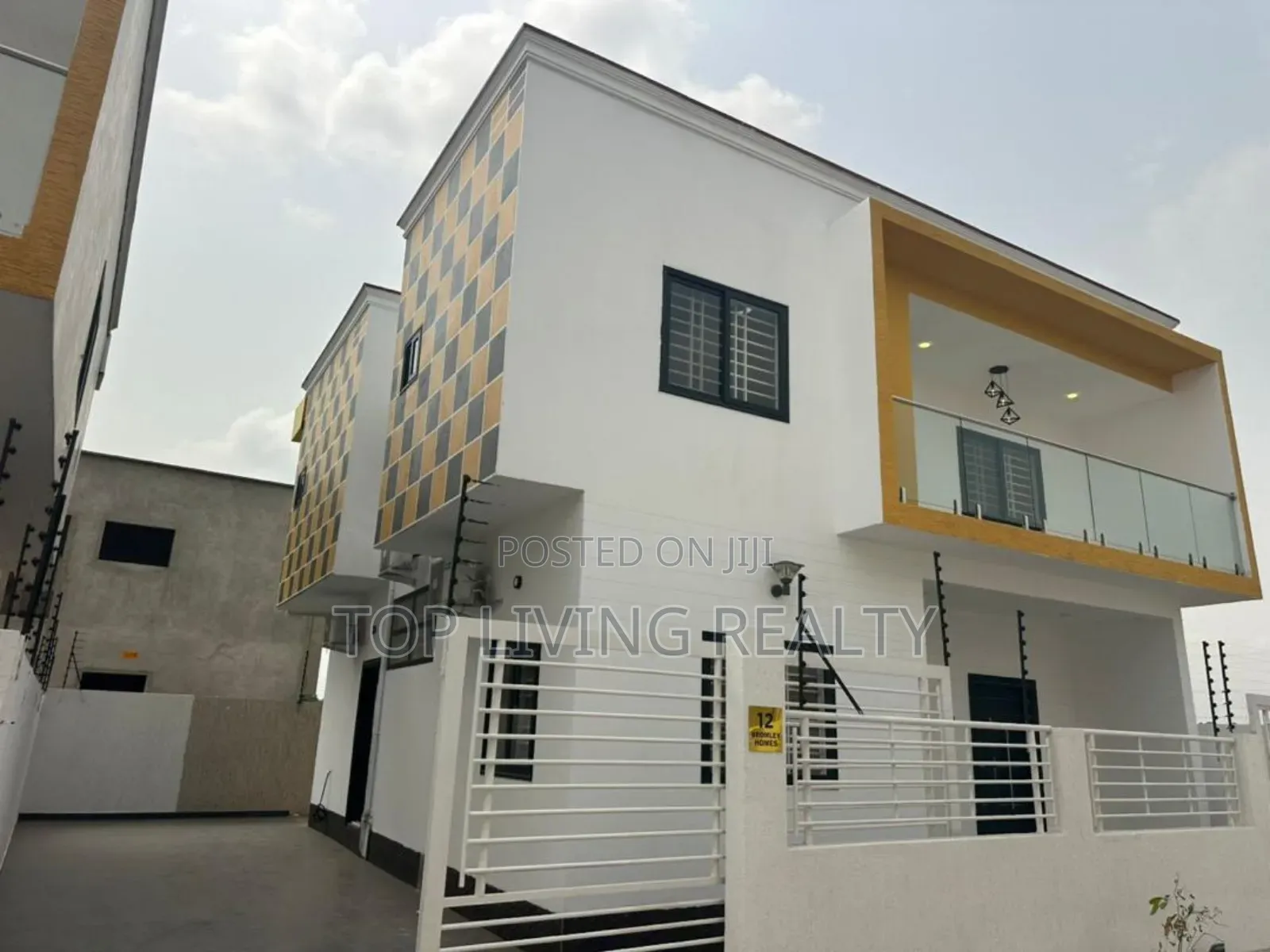 4bdrm Townhouse / Terrace in Borteyman, Ashaley Botwe for rent in Ashaley Botwe