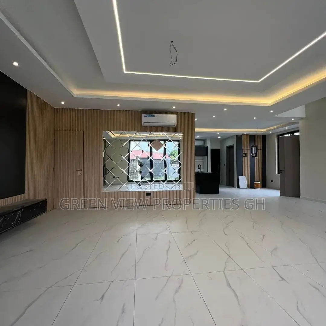 4bdrm Duplex in East Legon for sale in East Legon