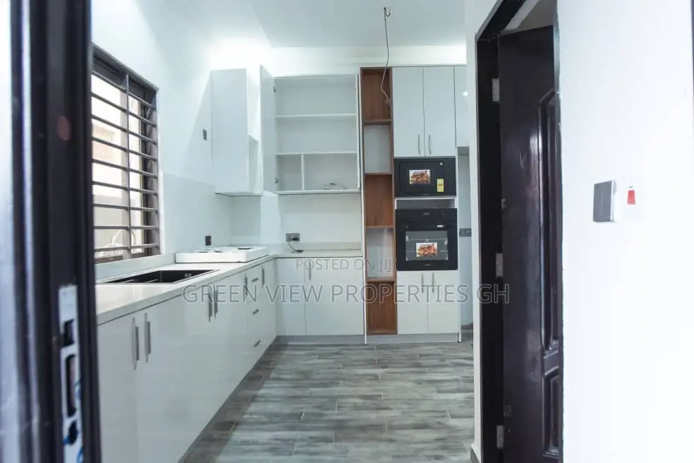 3bdrm House in Oyarifa for sale in Oyarifa