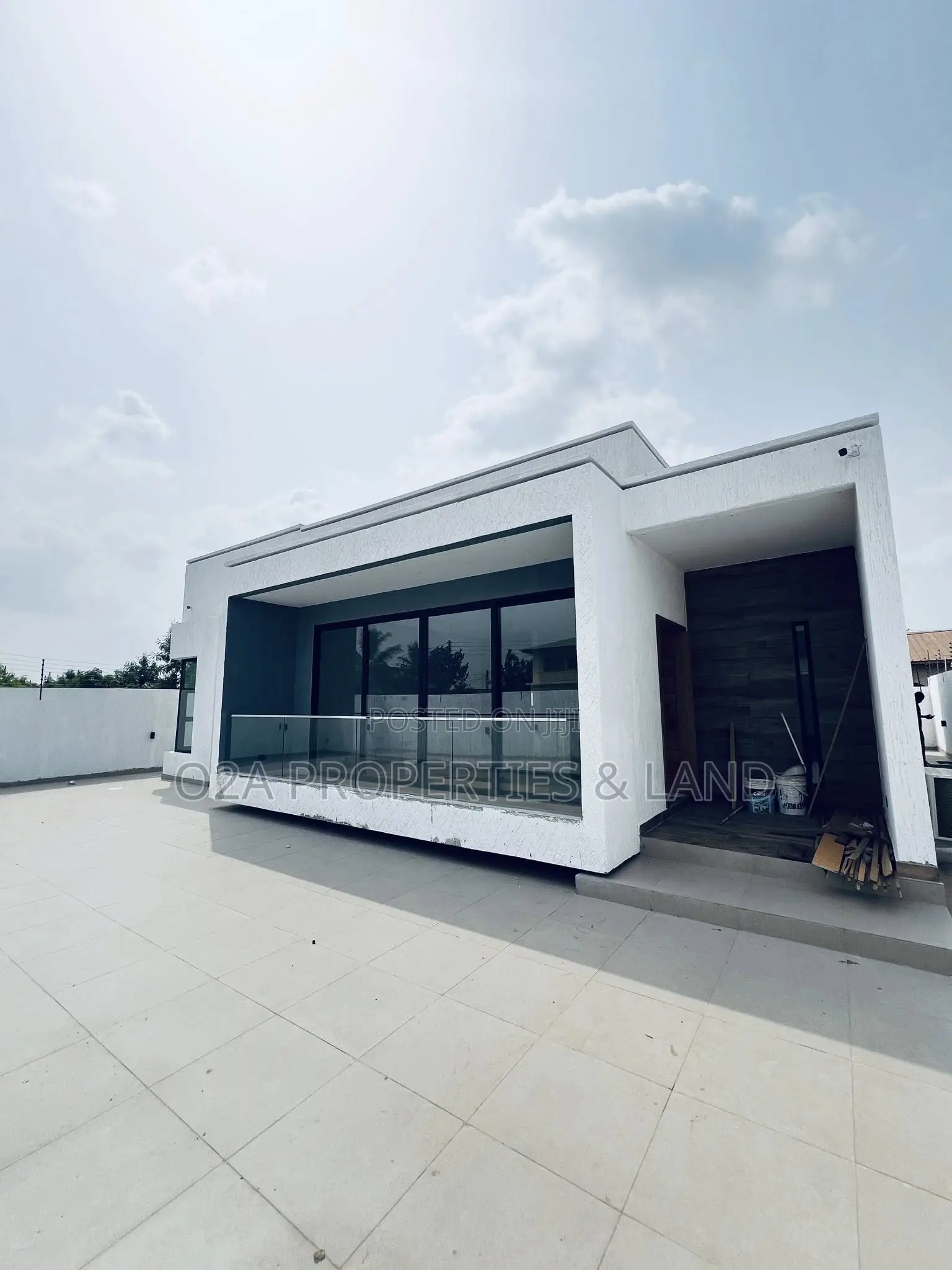 3bdrm House in Ashaley Botwe , for sale in Lake Side Estate