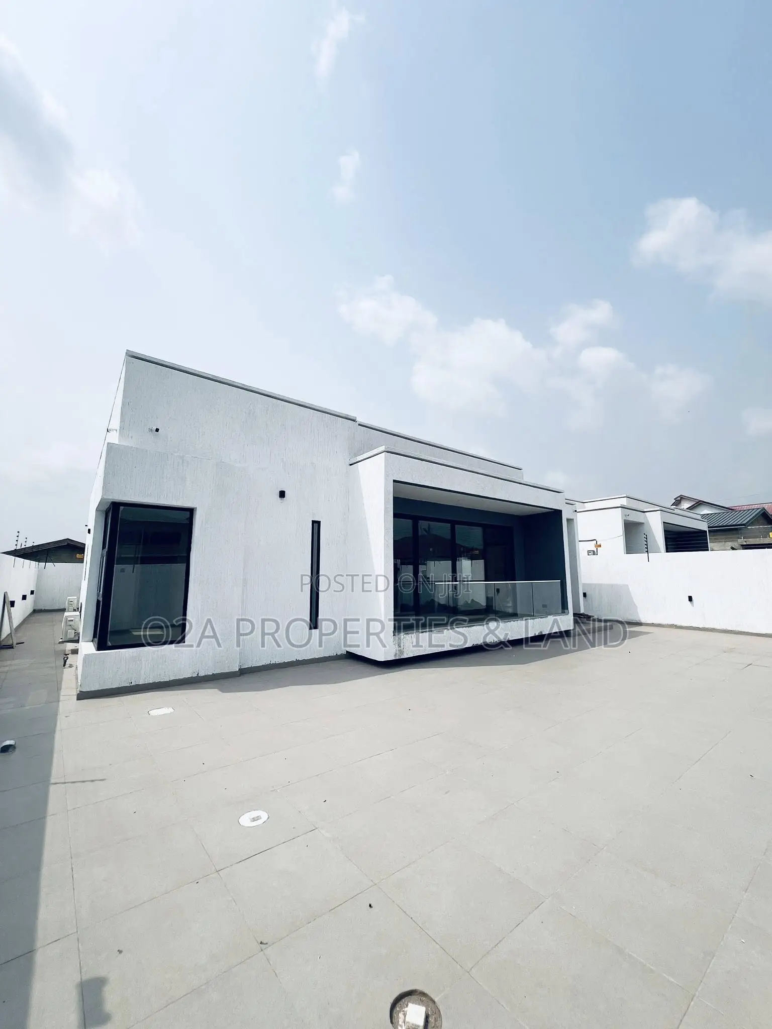 3bdrm House in Ashaley Botwe , for sale in Lake Side Estate