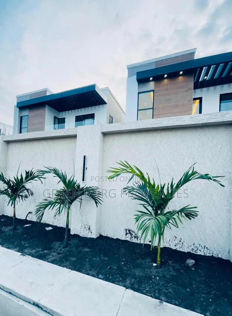 5bdrm House in East Legon for sale in East Legon