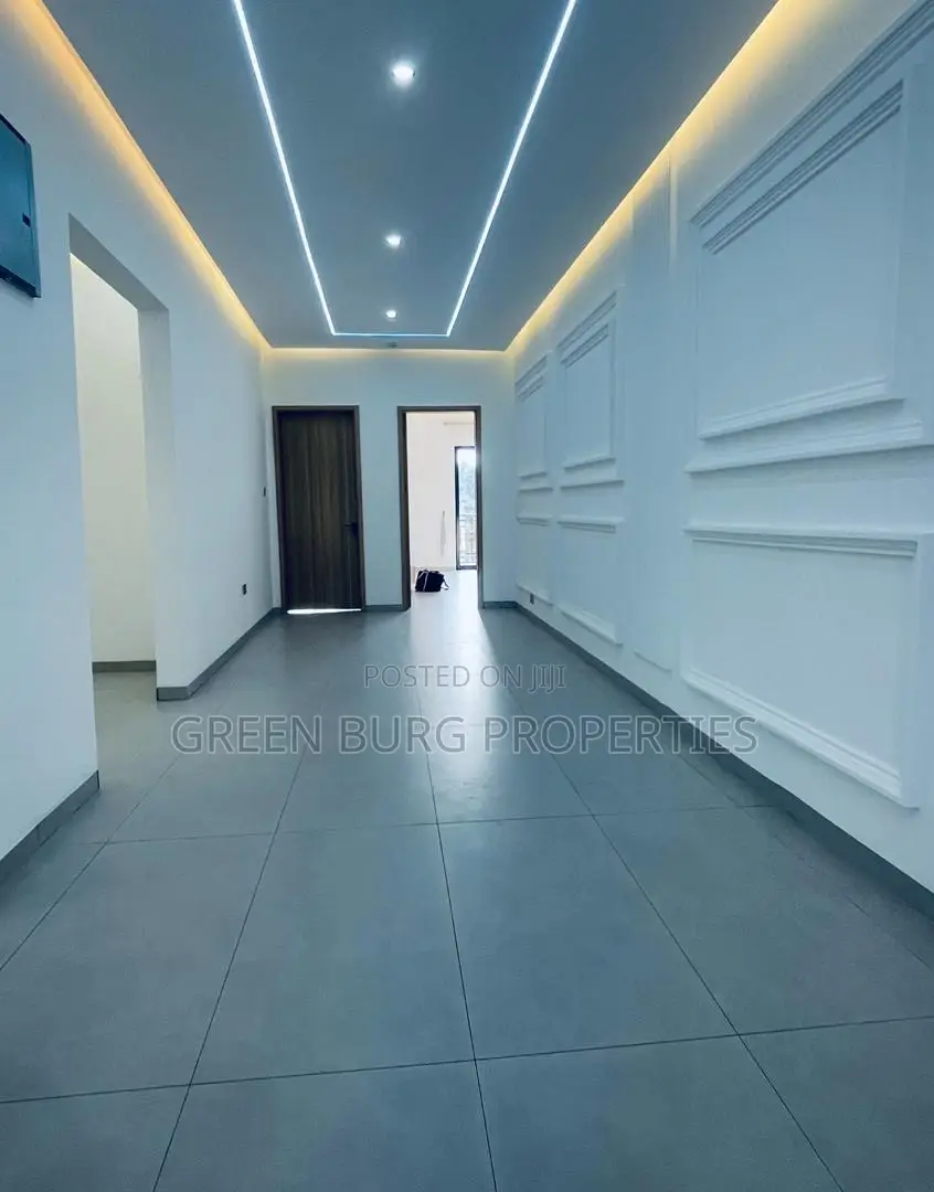 5bdrm House in East Legon for sale in East Legon