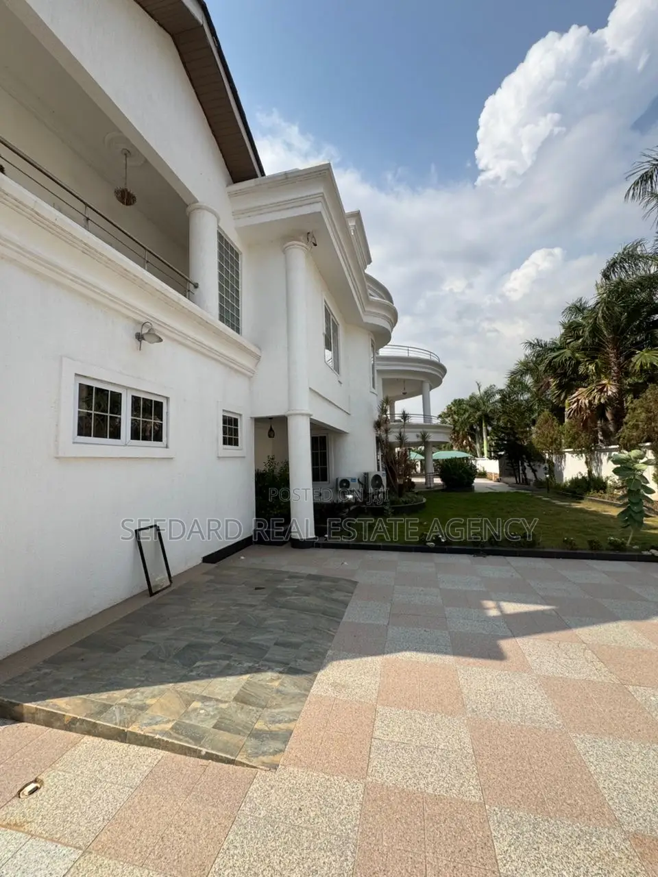 12bdrm Mansion in Sefdard Properties, East Legon for sale in East Legon