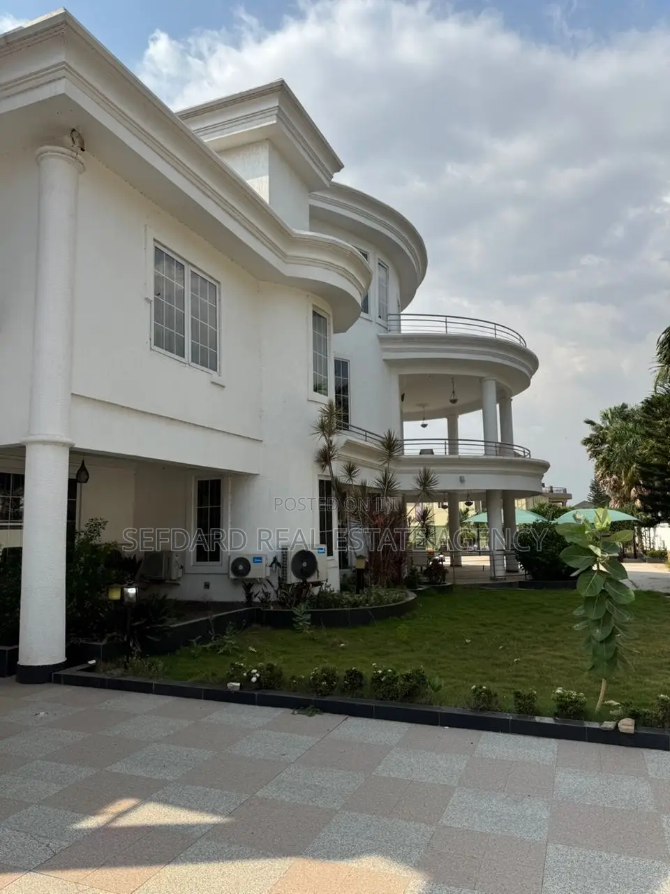 12bdrm Mansion in Sefdard Properties, East Legon for sale in East Legon