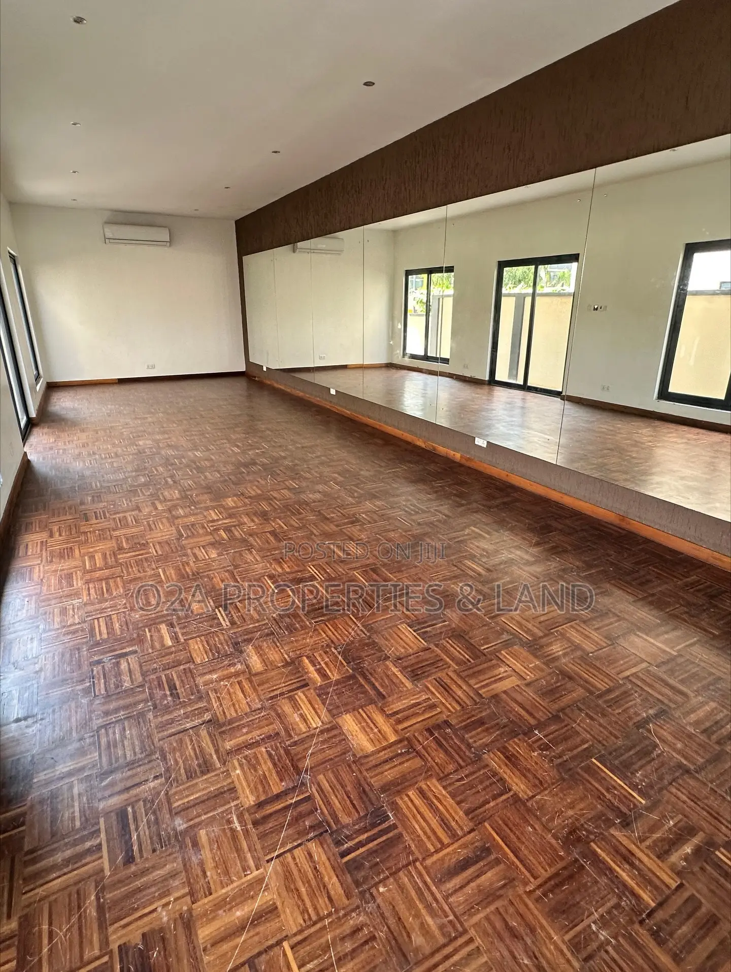 4bdrm House in Oyarifa, Ghana Flag for sale in Ghana Flag
