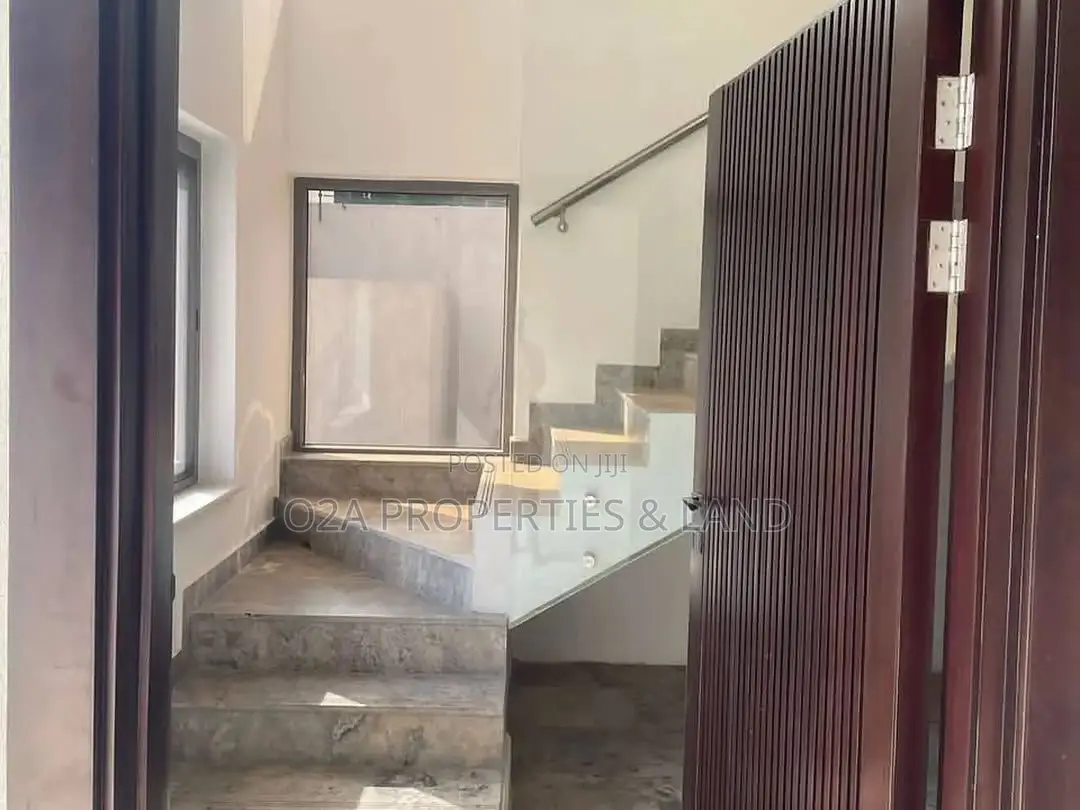 4bdrm House in Cantonments, Acquinas for rent in Acquinas