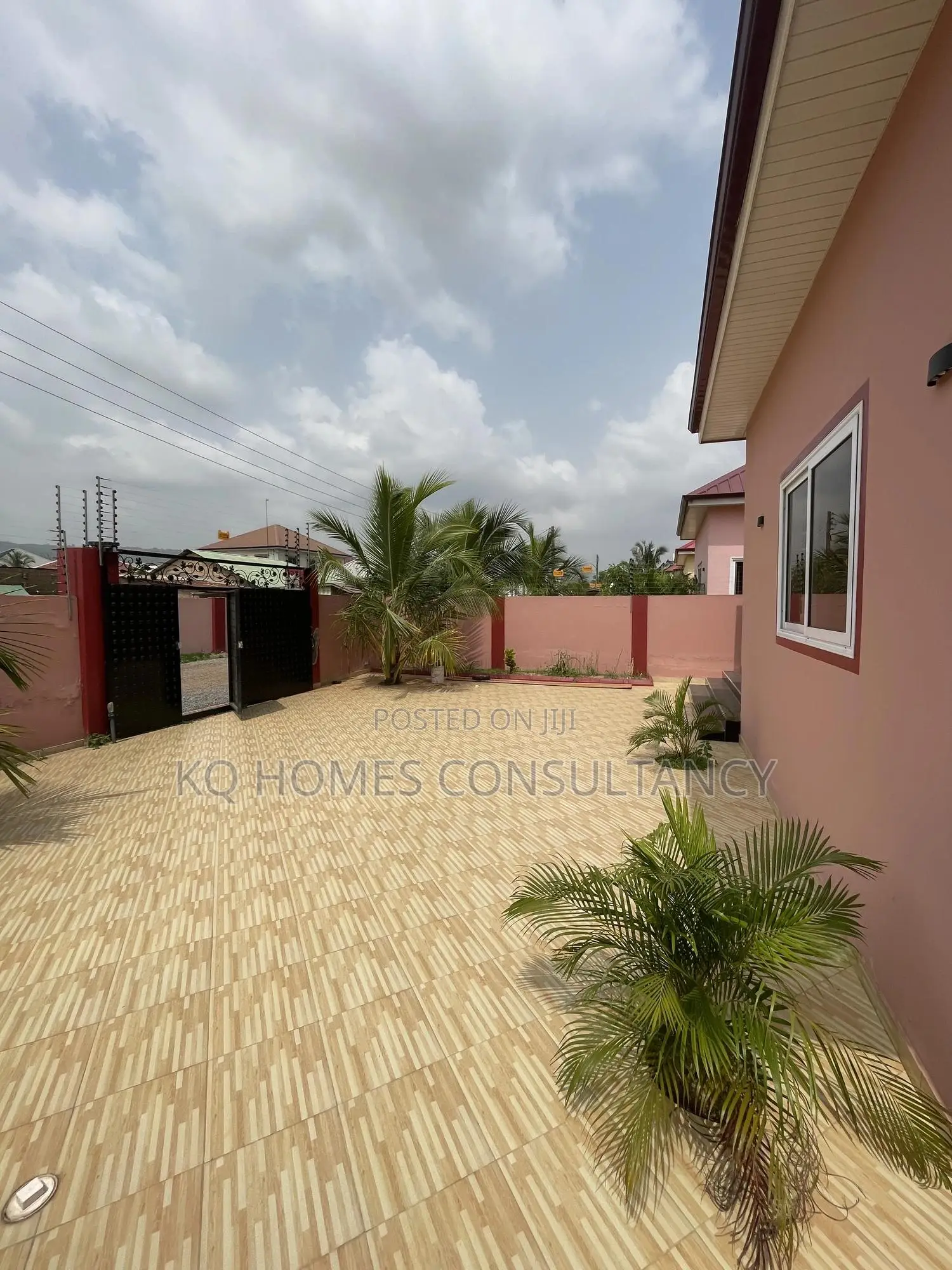 3bdrm House in Oyarifa Ghana Flag for sale in Oyarifa