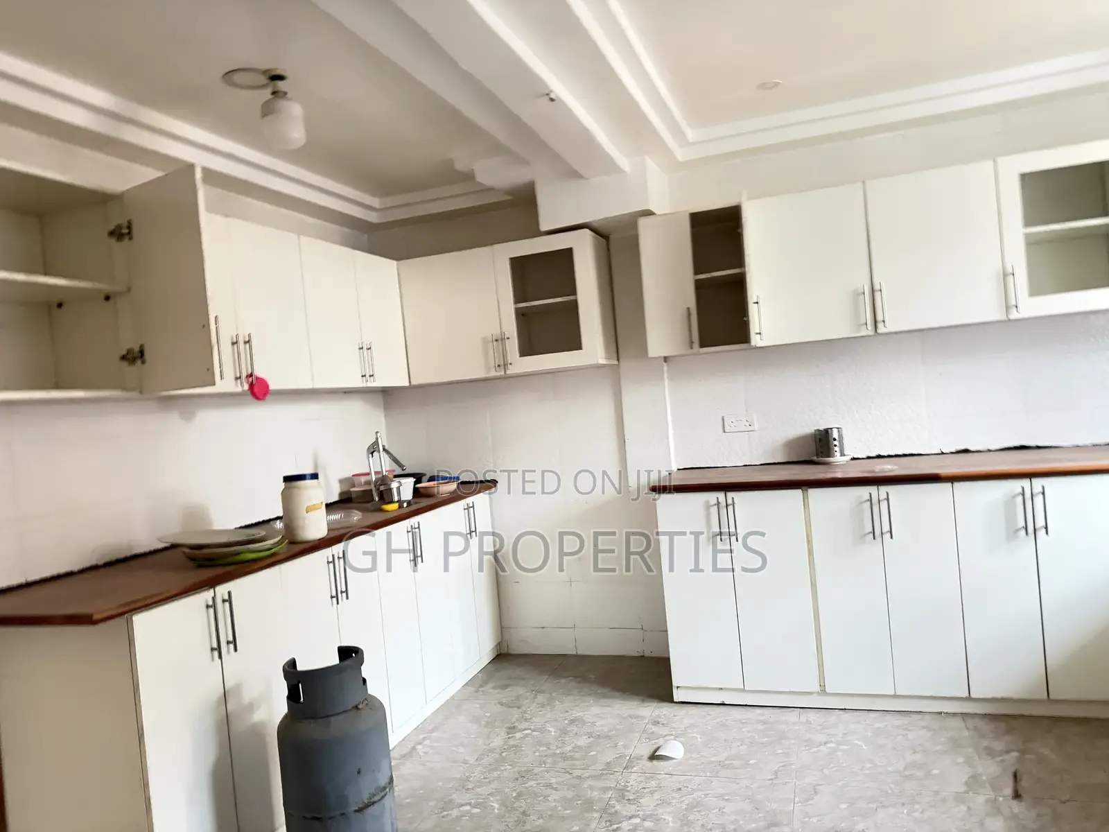 4bdrm Duplex in Daban, Kumasi Metropolitan for sale in Kumasi Metropolitan