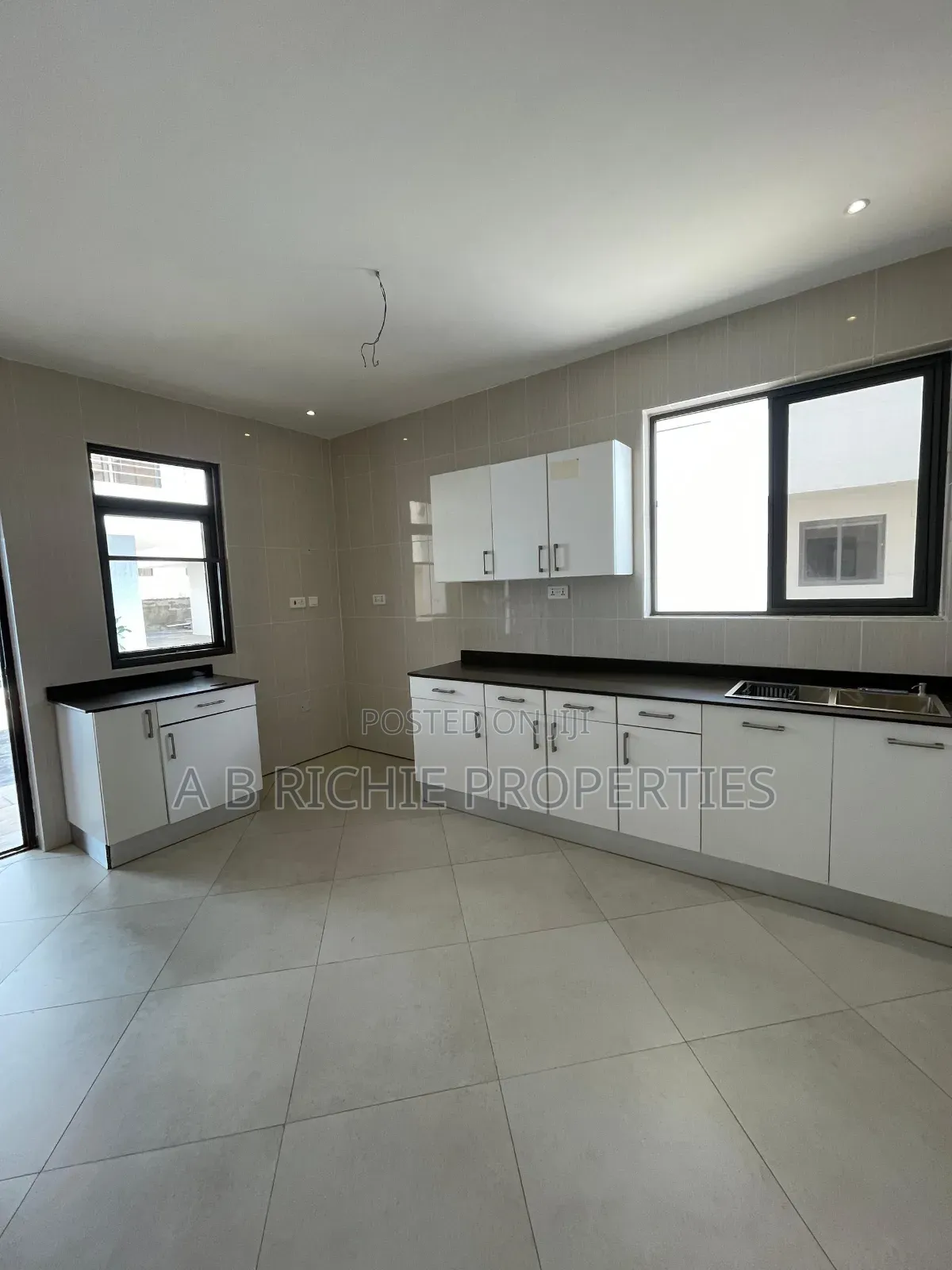 3bdrm Townhouse / Terrace in Ab Richie Properties, Abelemkpe for rent in Abelemkpe