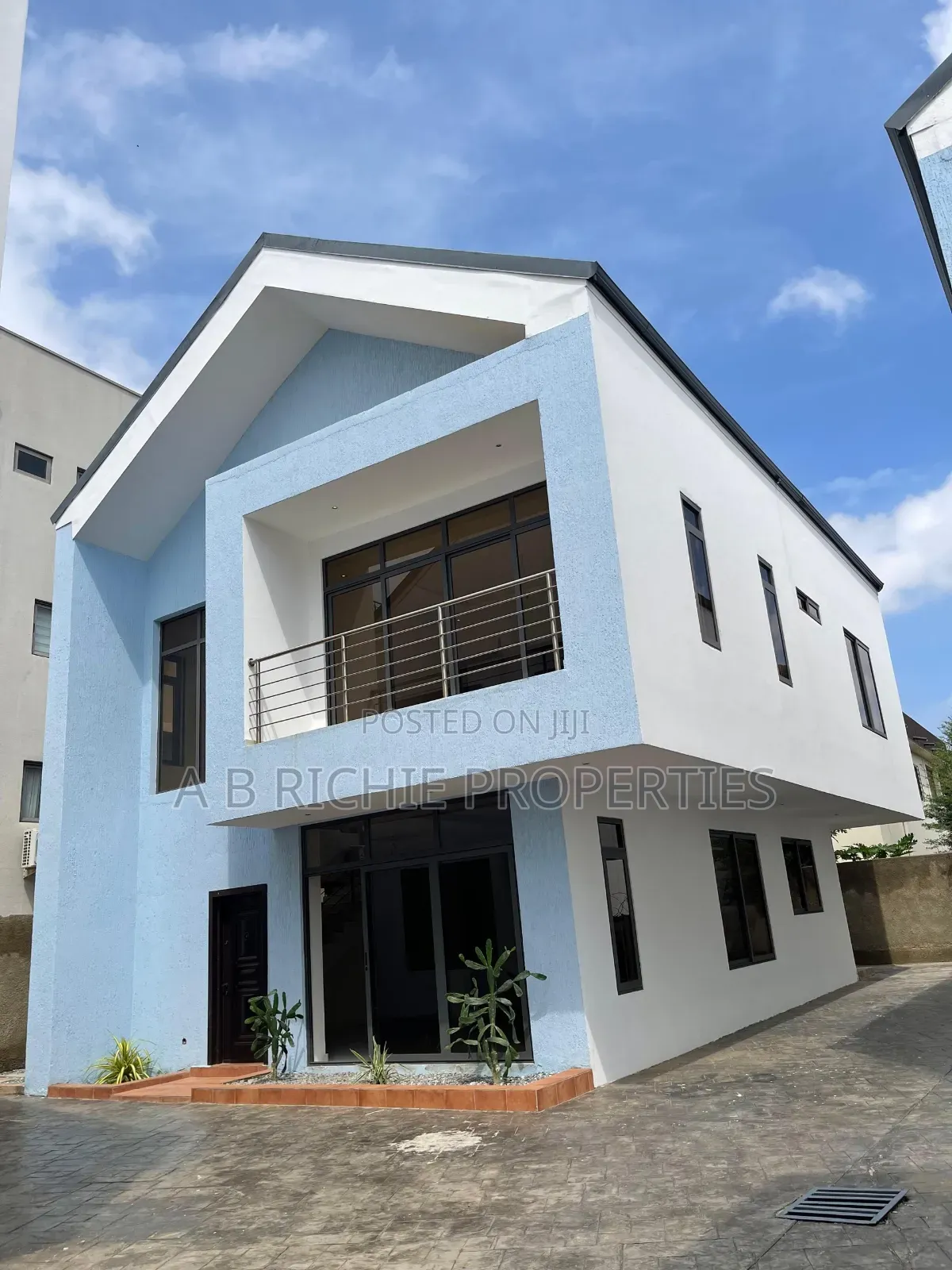 3bdrm Townhouse / Terrace in Ab Richie Properties, Abelemkpe for rent in Abelemkpe