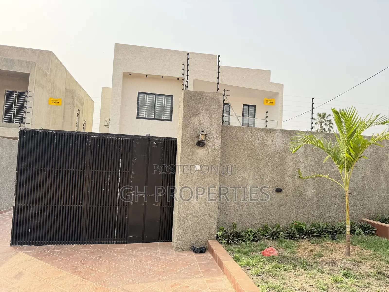 4bdrm Duplex in Santasi, Kumasi Metropolitan for sale in Kumasi Metropolitan