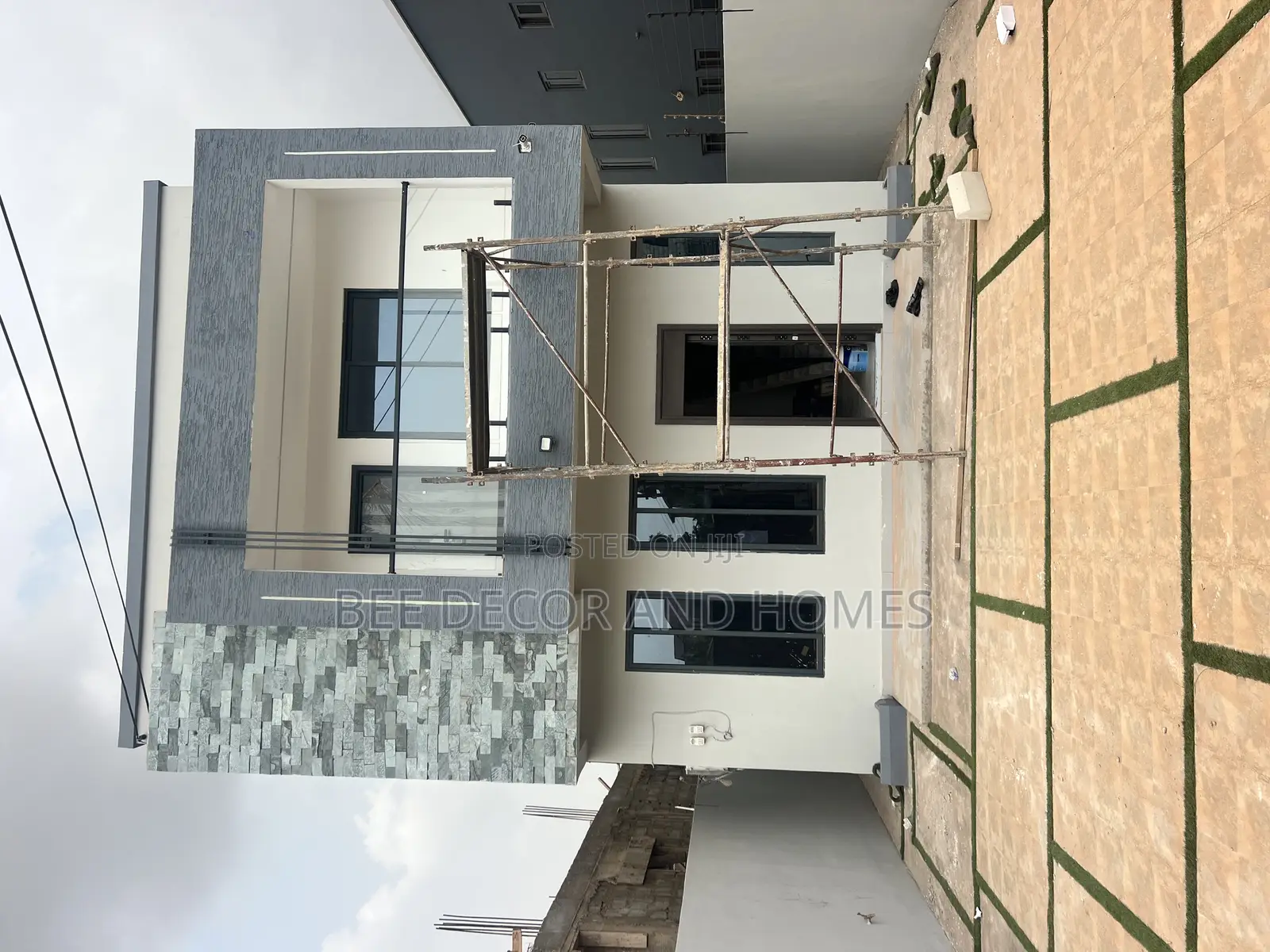 3bdrm House in Bee Decor & Homes, Old Ashomang for sale in Old Ashomang