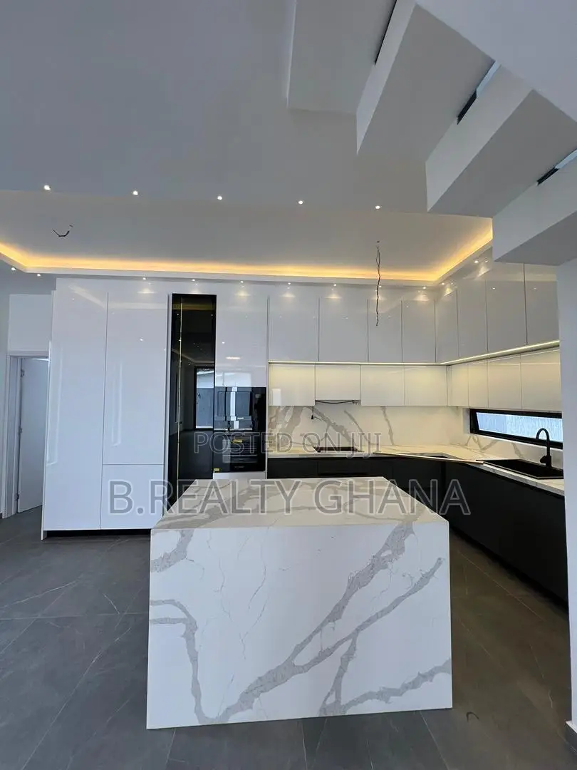 4bdrm Townhouse / Terrace in Dzorwulu for rent in Dzorwulu