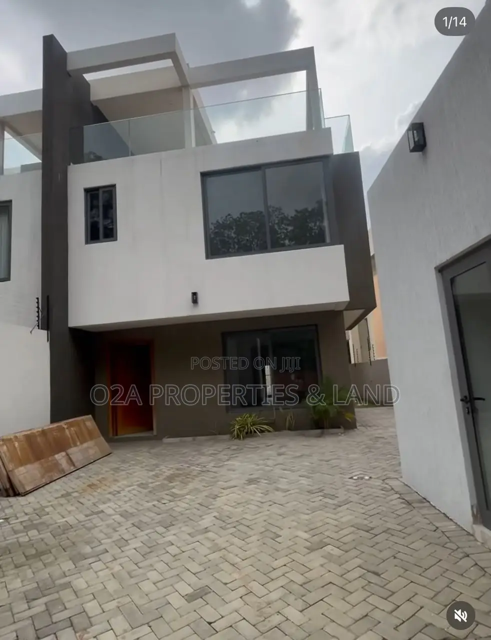 4bdrm House in Cantomments, Acquinas for sale in Acquinas