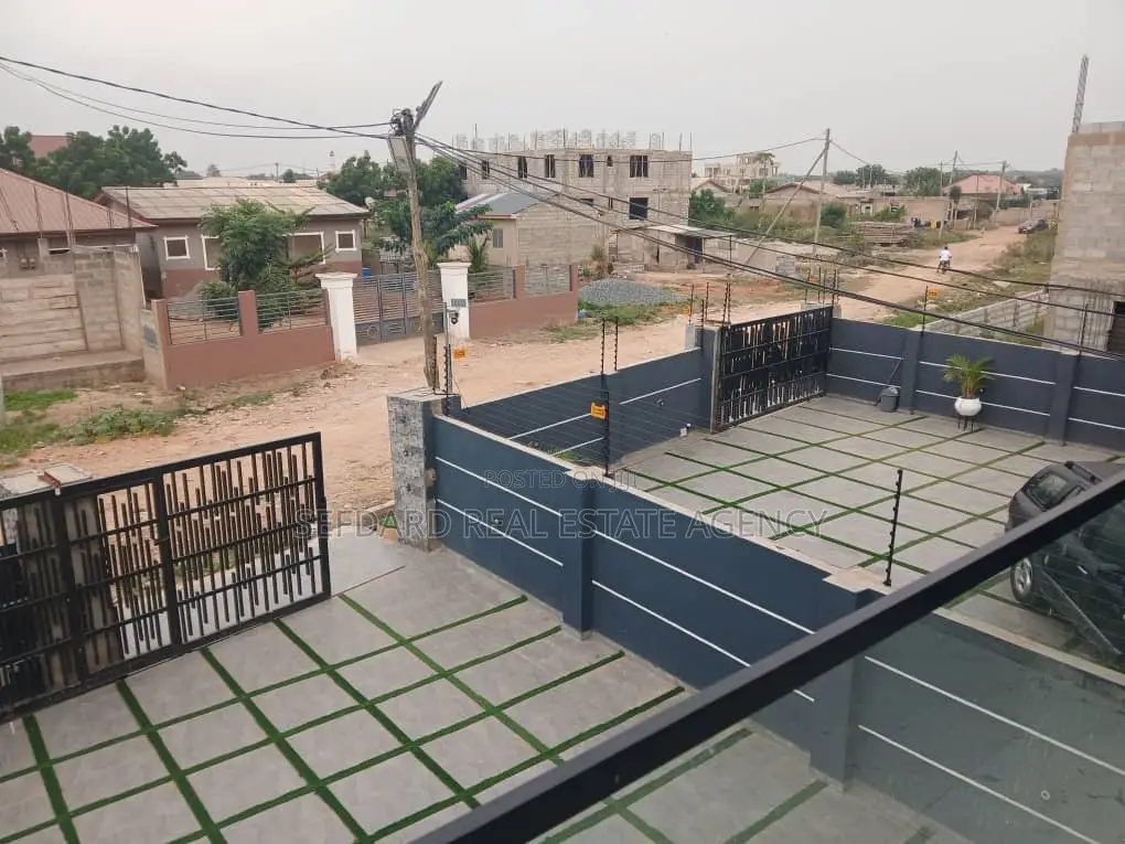 Furnished 4bdrm Duplex in East Legon for sale in East Legon