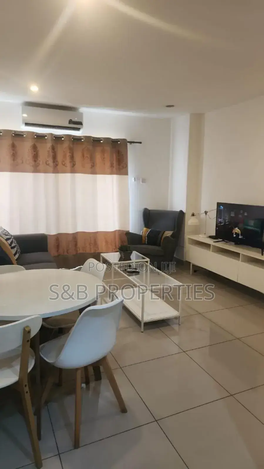 Furnished 1bdrm Apartment in The Gallery -Clifton, East Legon for rent in East Legon