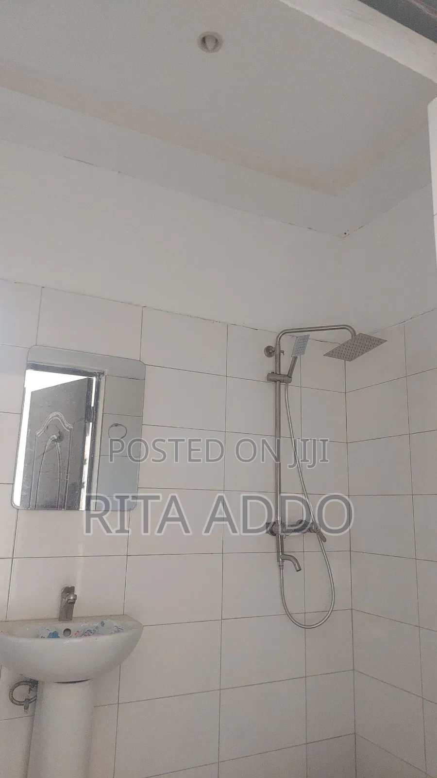 4bdrm House in Lakeside for rent in Lake Side Estate