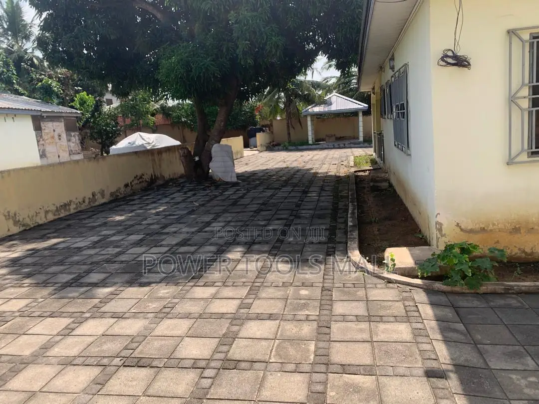 7bdrm House in Kasoa for sale in Kasoa
