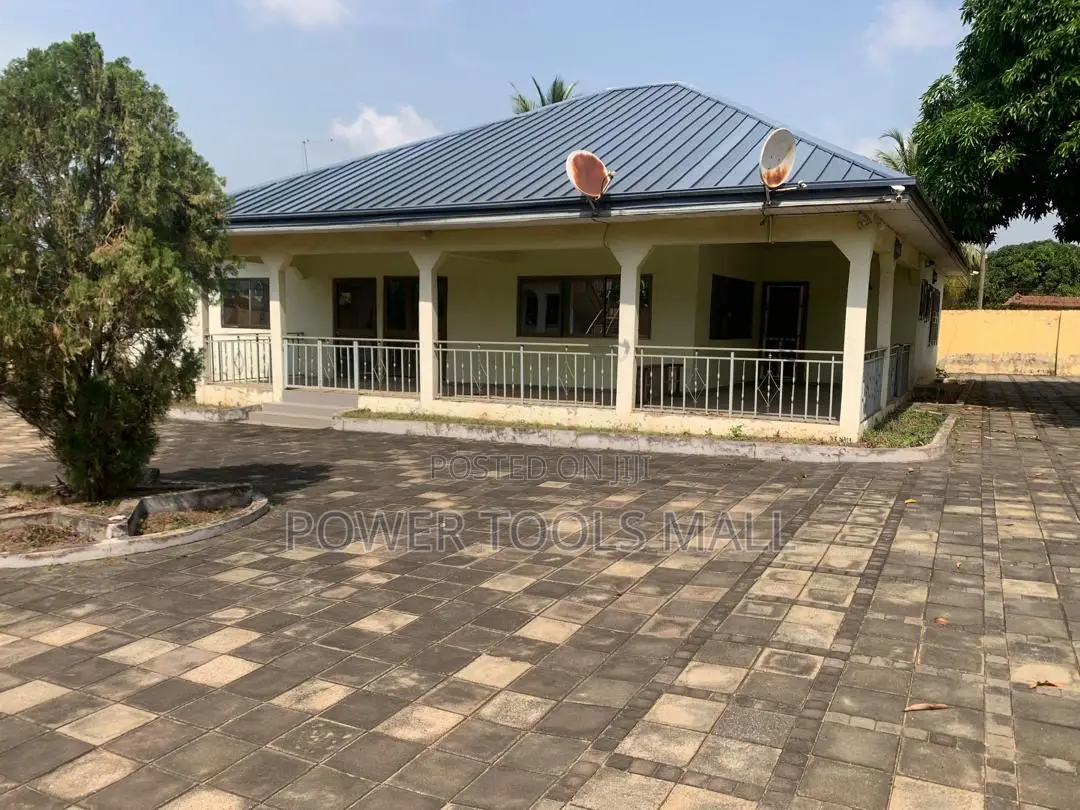 7bdrm House in Kasoa for sale in Kasoa