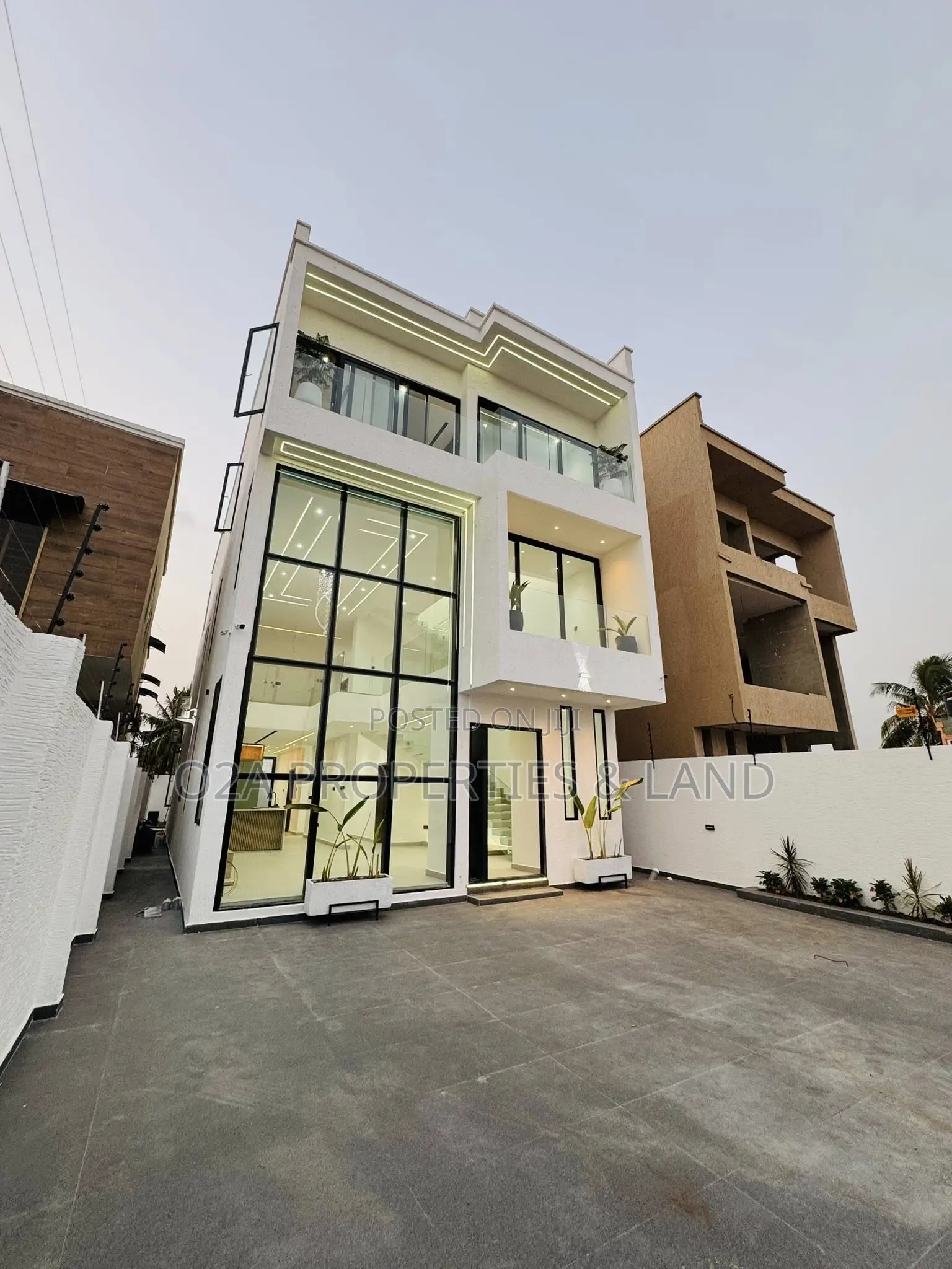 4bdrm Penthouse in Nanakrom, Nmai-Dzorn for sale in Nmai-Dzorn