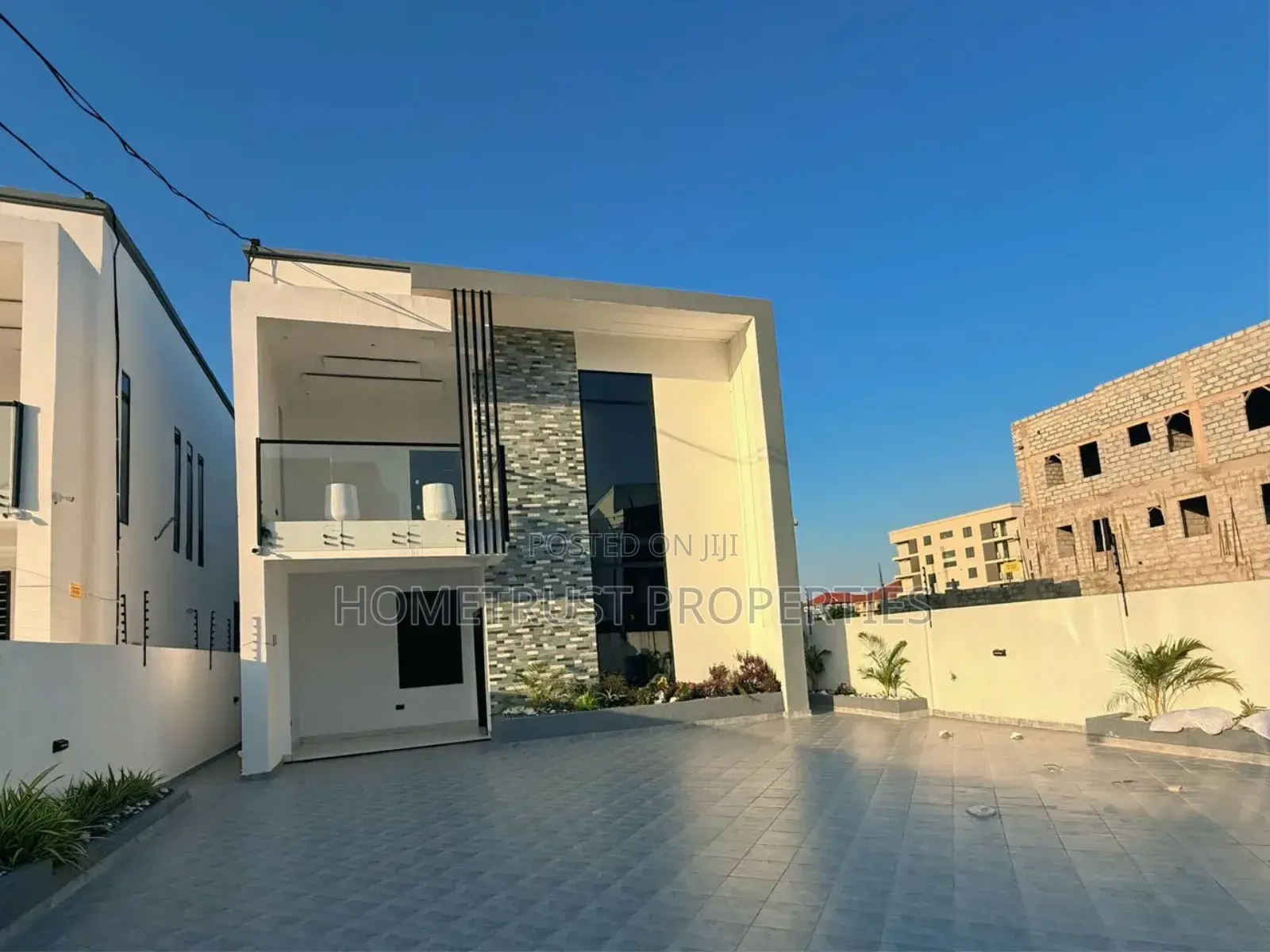 4bdrm Duplex in Hometrust Properties, East Legon for sale in East Legon