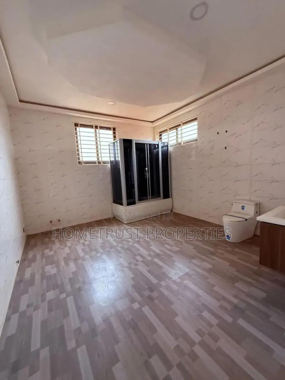 5bdrm Duplex in Hometrust, East Legon for sale in East Legon