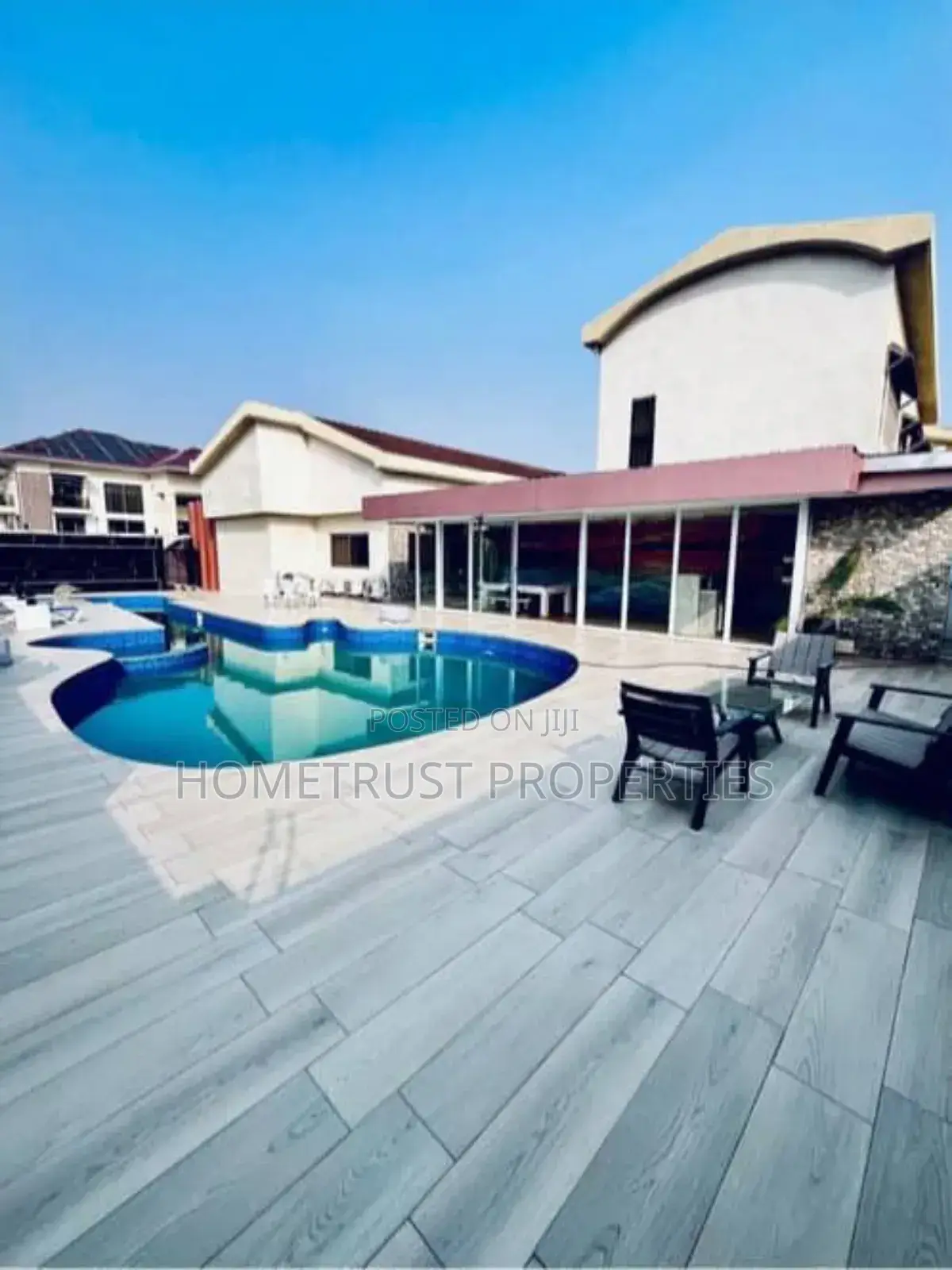 6bdrm Mansion in Hometrust Properties, Labone for sale in Labone