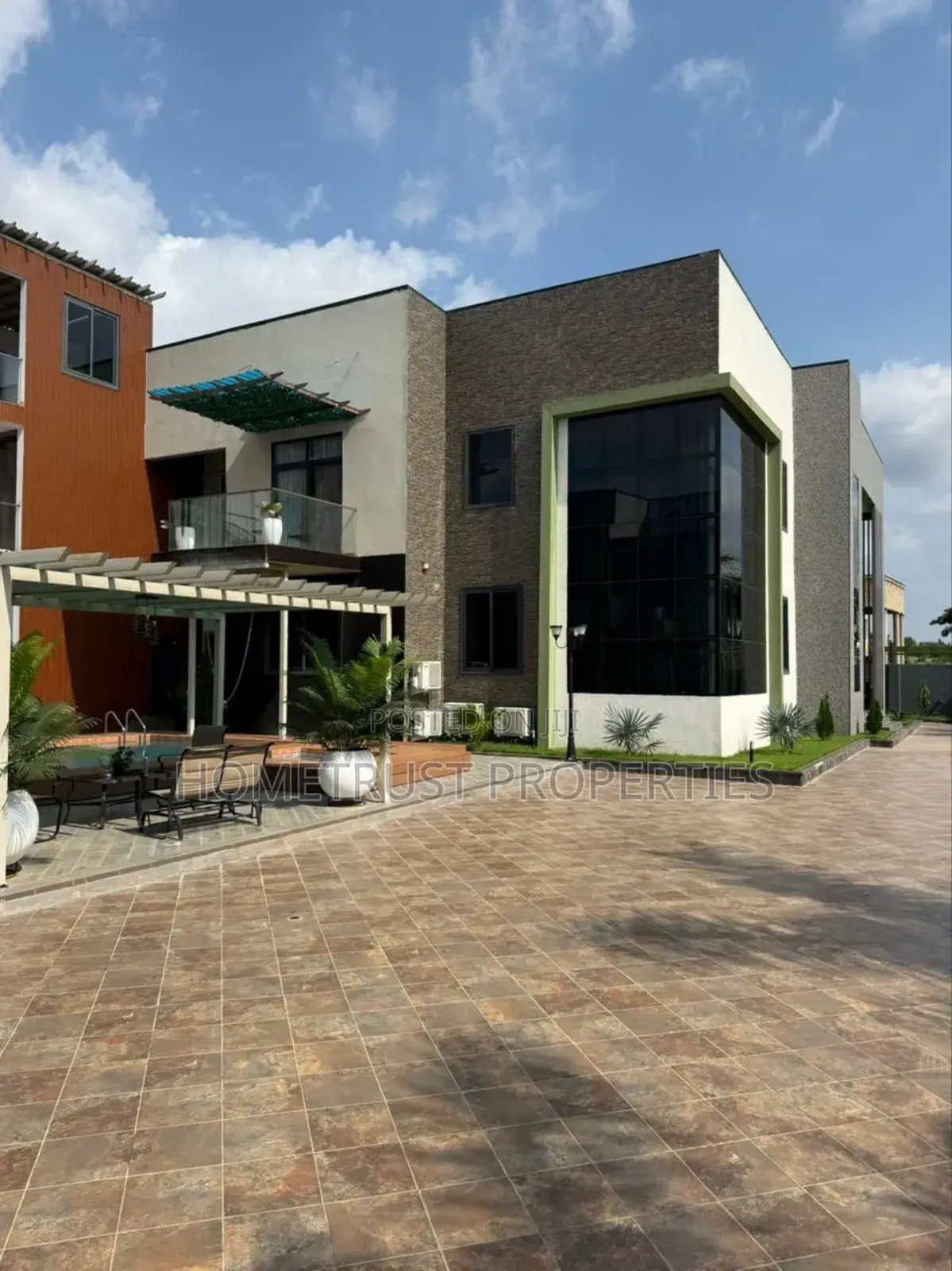 7bdrm Mansion in Hometrust Properties, Pillar 2 for sale in Pillar 2