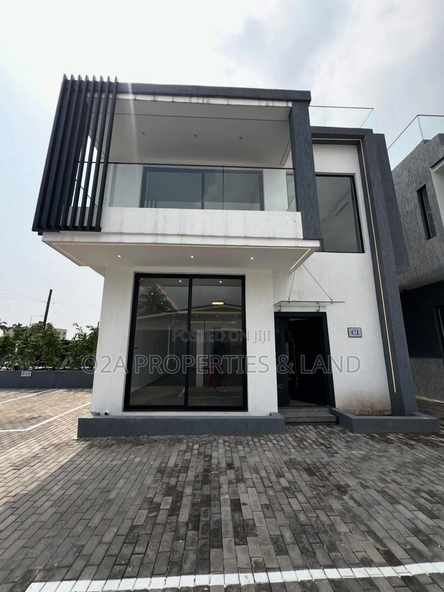 4bdrm Townhouse / Terrace in Dzorwulu for rent in Dzorwulu