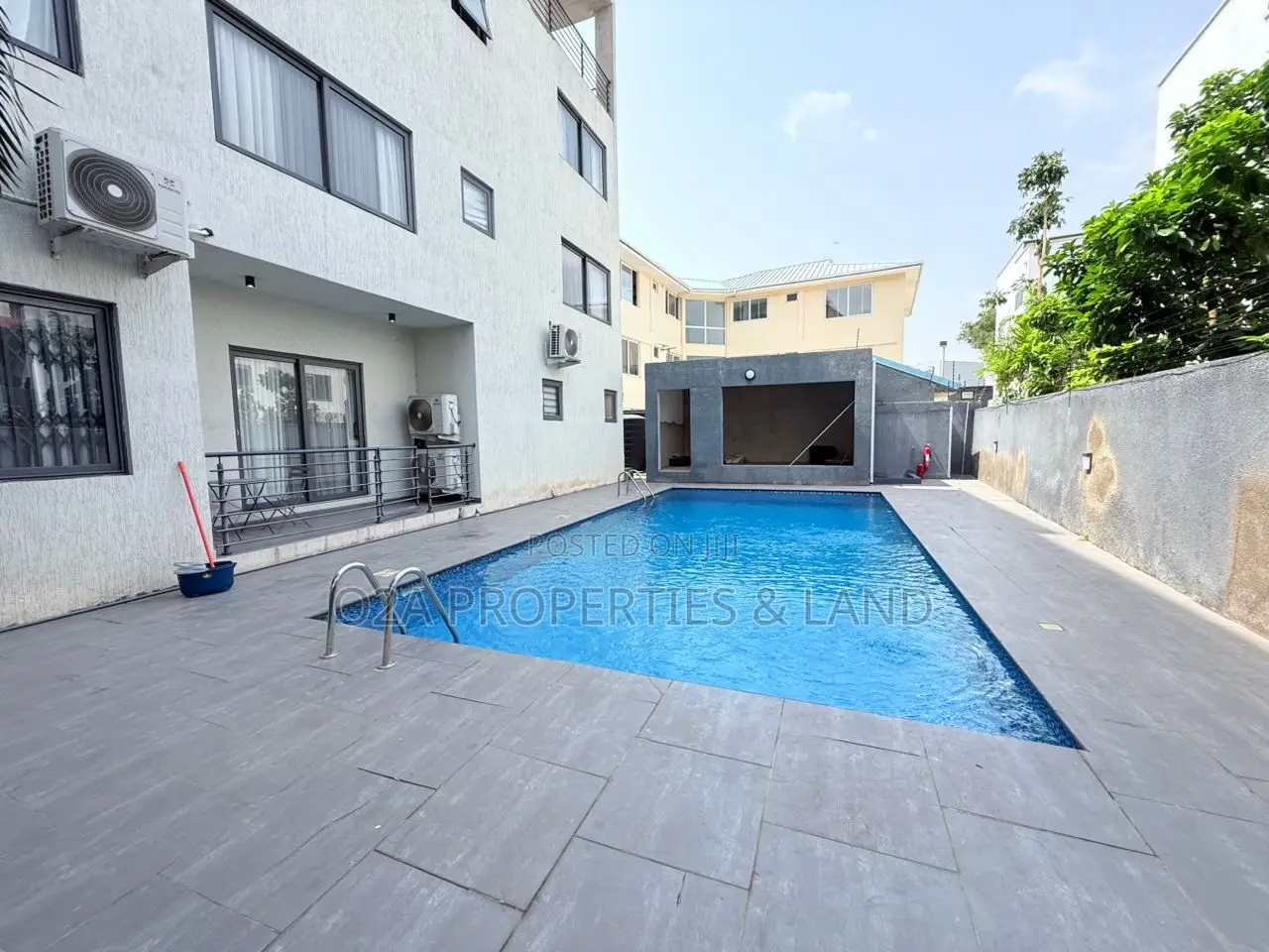 Furnished 4bdrm Townhouse / Terrace in Cantonments, Acquinas for rent in Acquinas