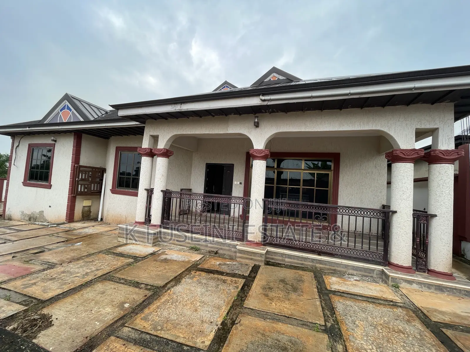 6bdrm House in K Fuseini Estate, Kumasi Metropolitan for sale in Kumasi Metropolitan