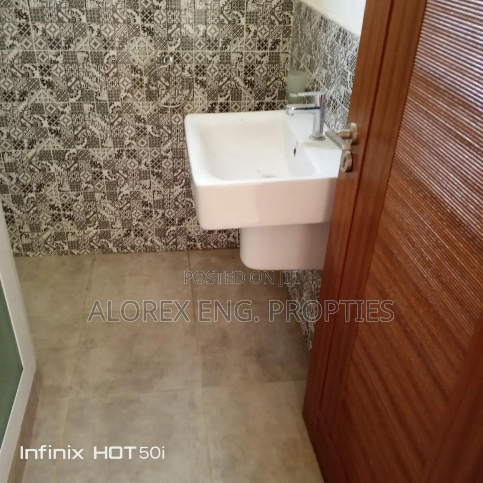 4bdrm House in Oyarifa in Oyarifa