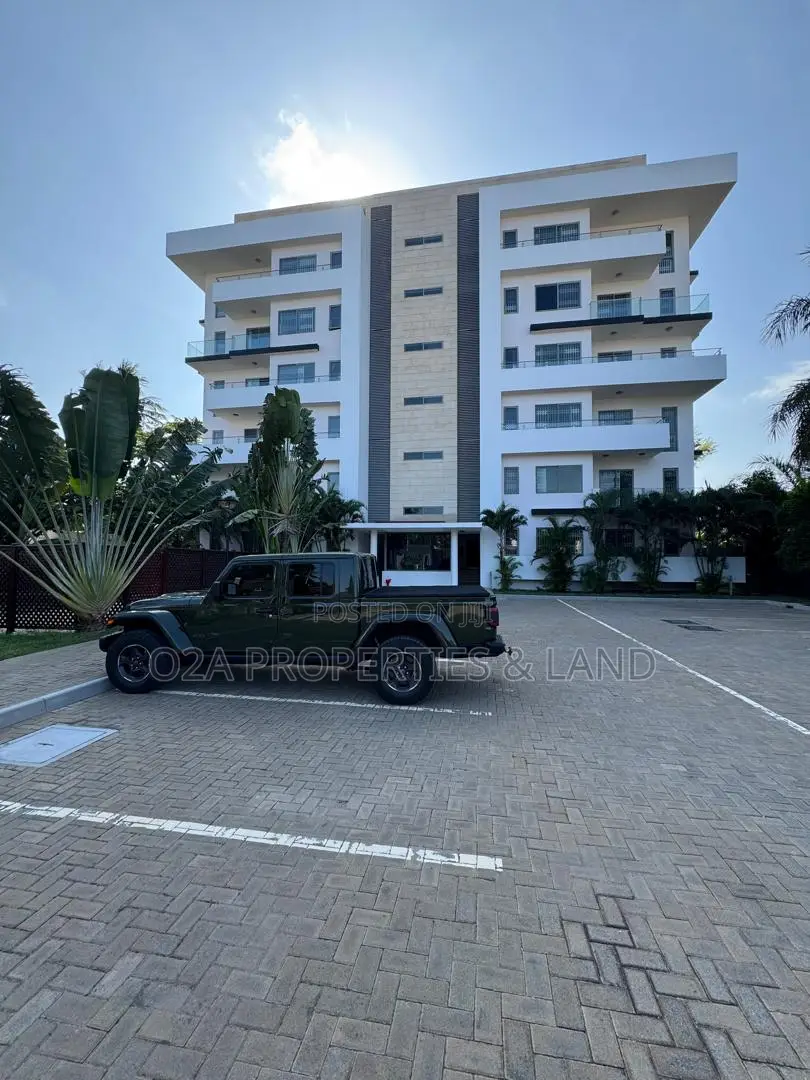 3bdrm Apartment in Cantonments, Acquinas for sale in Acquinas