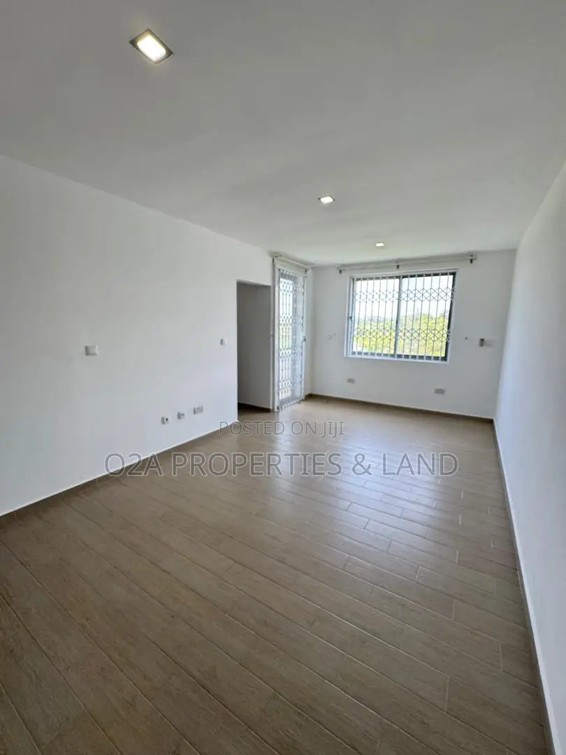 3bdrm Apartment in Cantonments, Acquinas for sale in Acquinas
