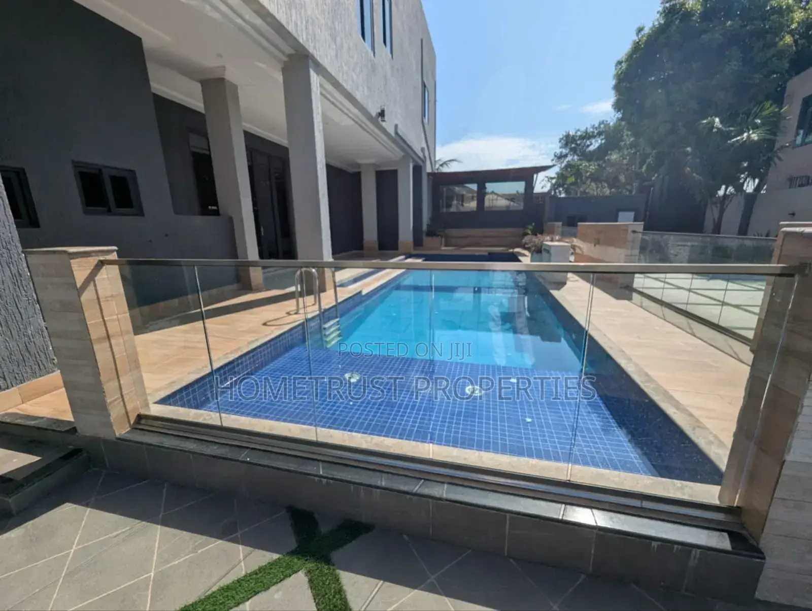 5bdrm Duplex in Hometrust Properties, Airport Residential Area for sale in Airport Residential Area
