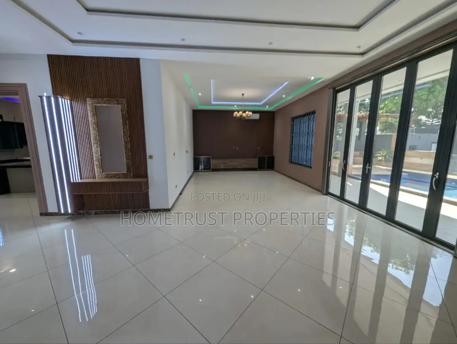5bdrm Duplex in Hometrust Properties, Airport Residential Area for sale in Airport Residential Area