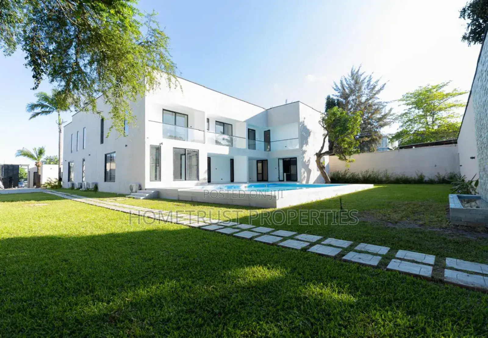 12bdrm Mansion in Hometrust Properties, Cantonments for sale in Cantonments