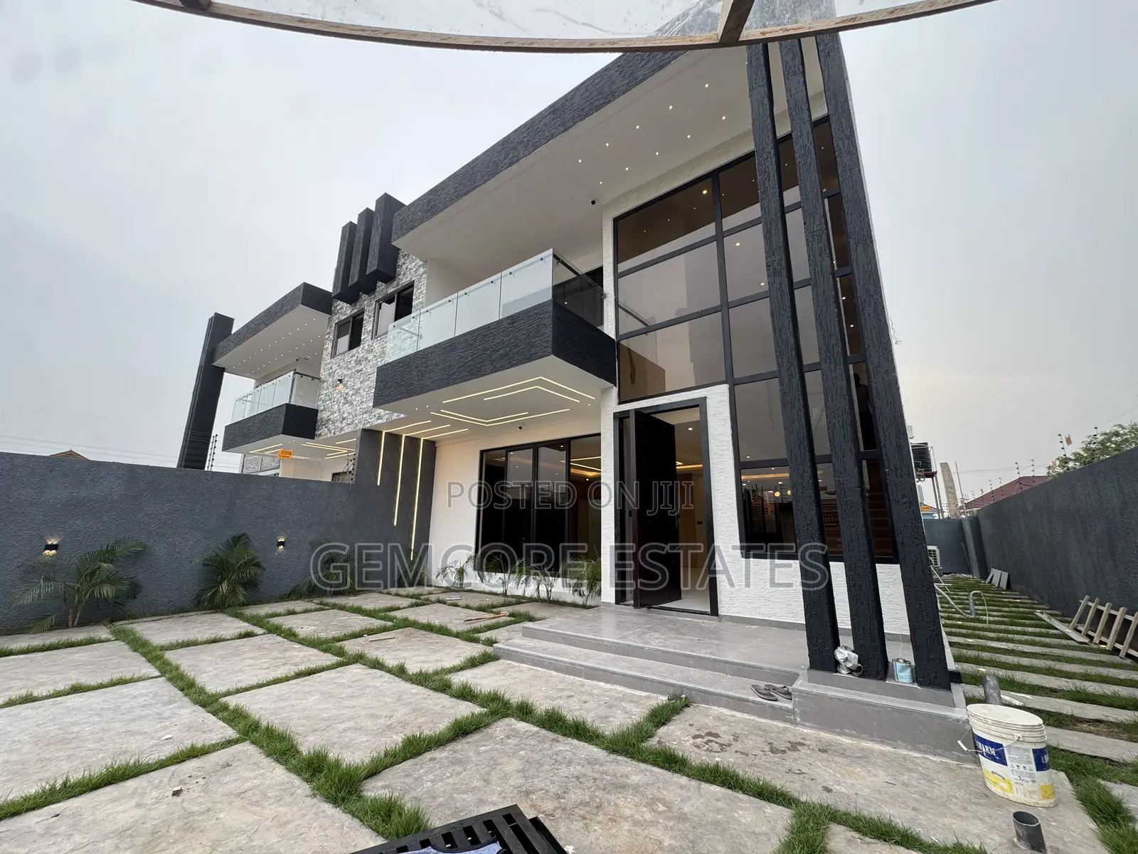 4bdrm House in American House, East Legon for sale in East Legon