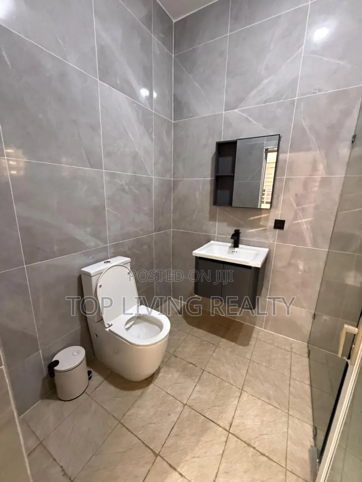 Furnished 4bdrm Townhouse/Terrace in Police City, Ashaley Botwe in Ashaley Botwe