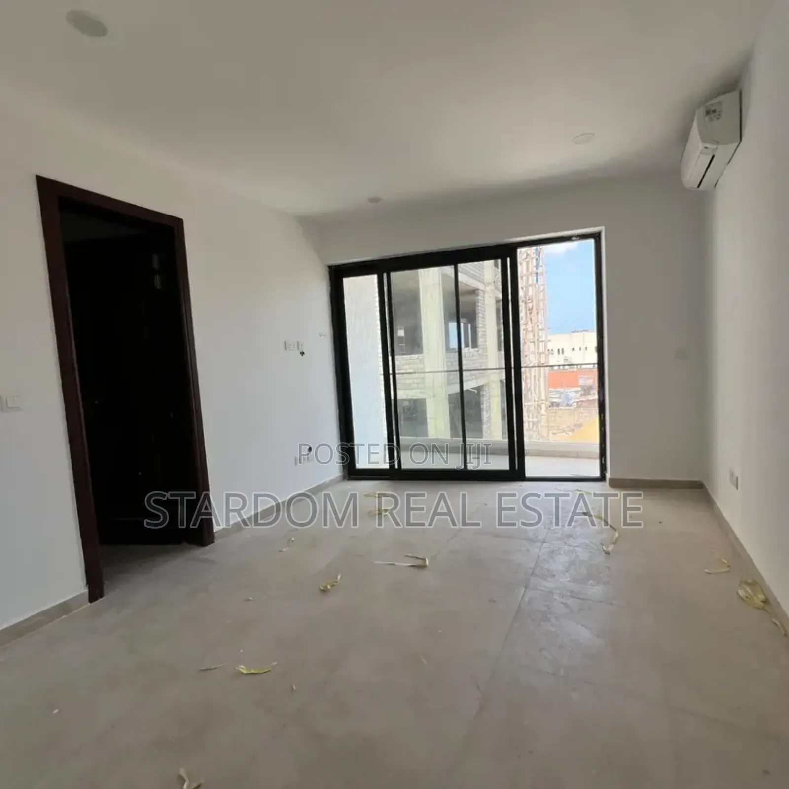 5bdrm Duplex in East Airport, Spintex for sale in Spintex