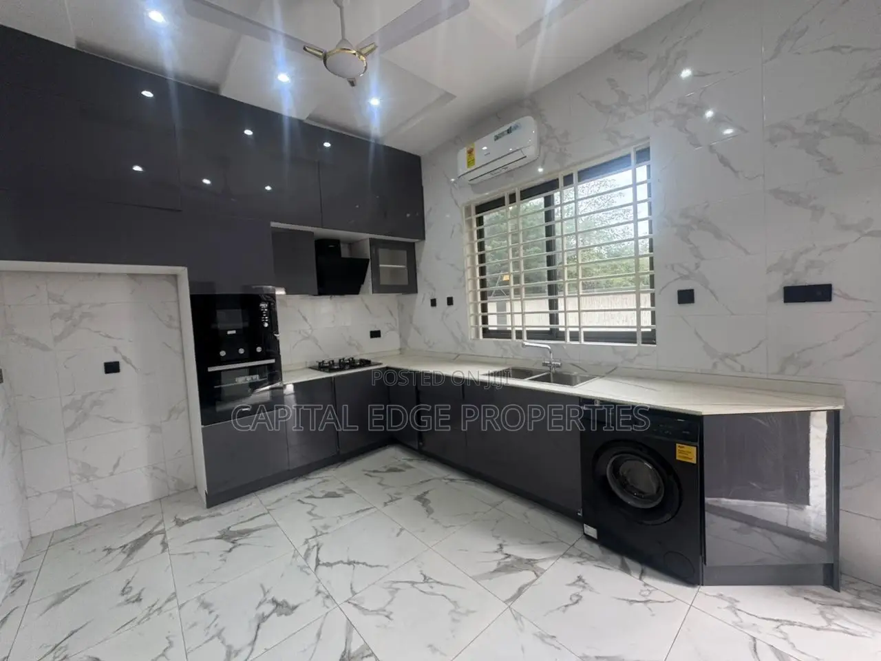 4bdrm Duplex in East Legon for sale in East Legon