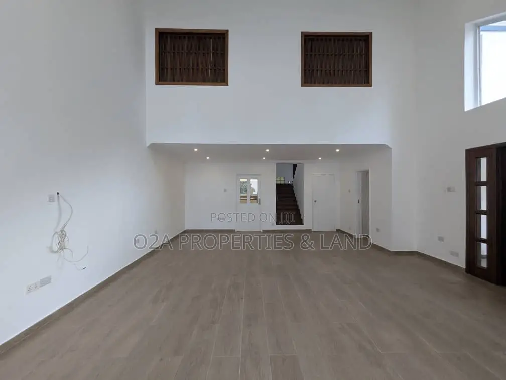 Furnished 4bdrm House in Cantonments, Acquinas for rent in Acquinas