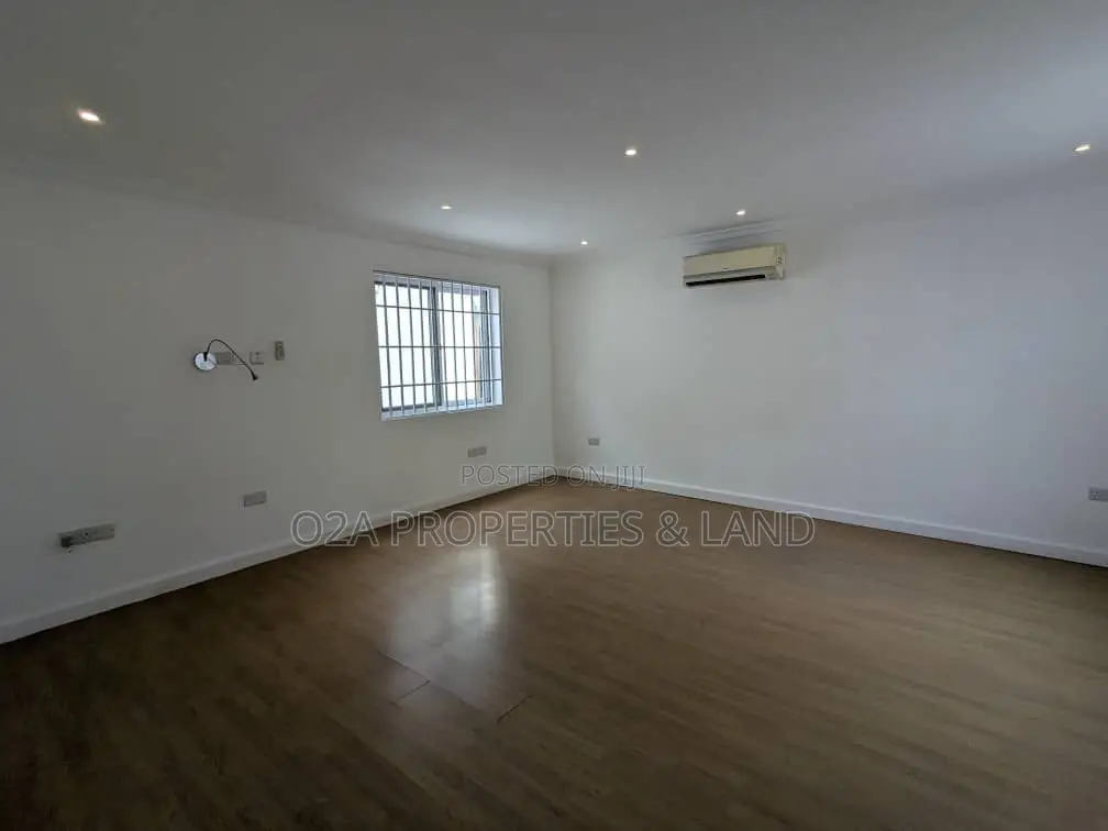 Furnished 4bdrm House in Cantonments, Acquinas for rent in Acquinas