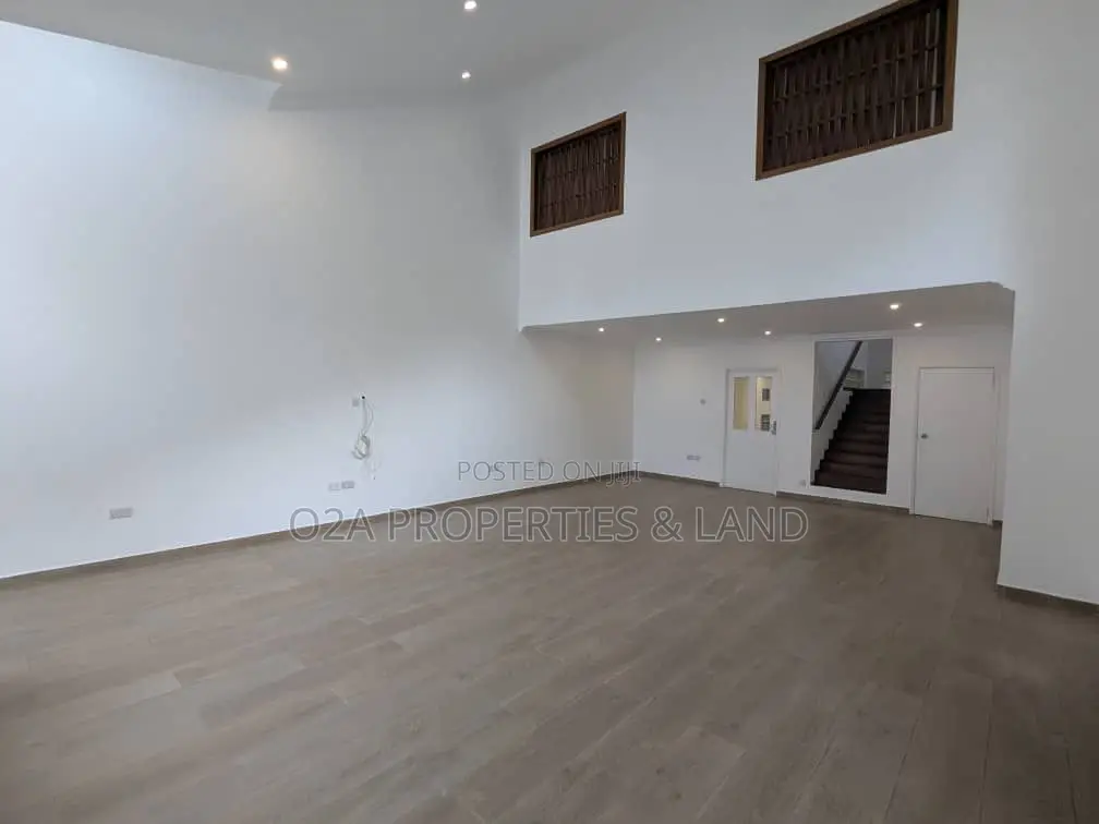 4bdrm House in Cantonments, Acquinas for rent in Acquinas