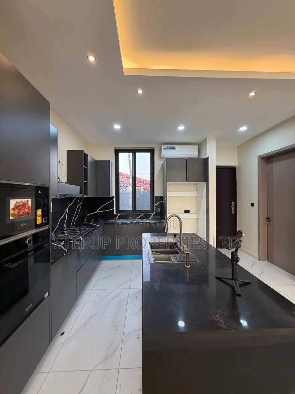 4bdrm House in American House., East Legon for sale in East Legon