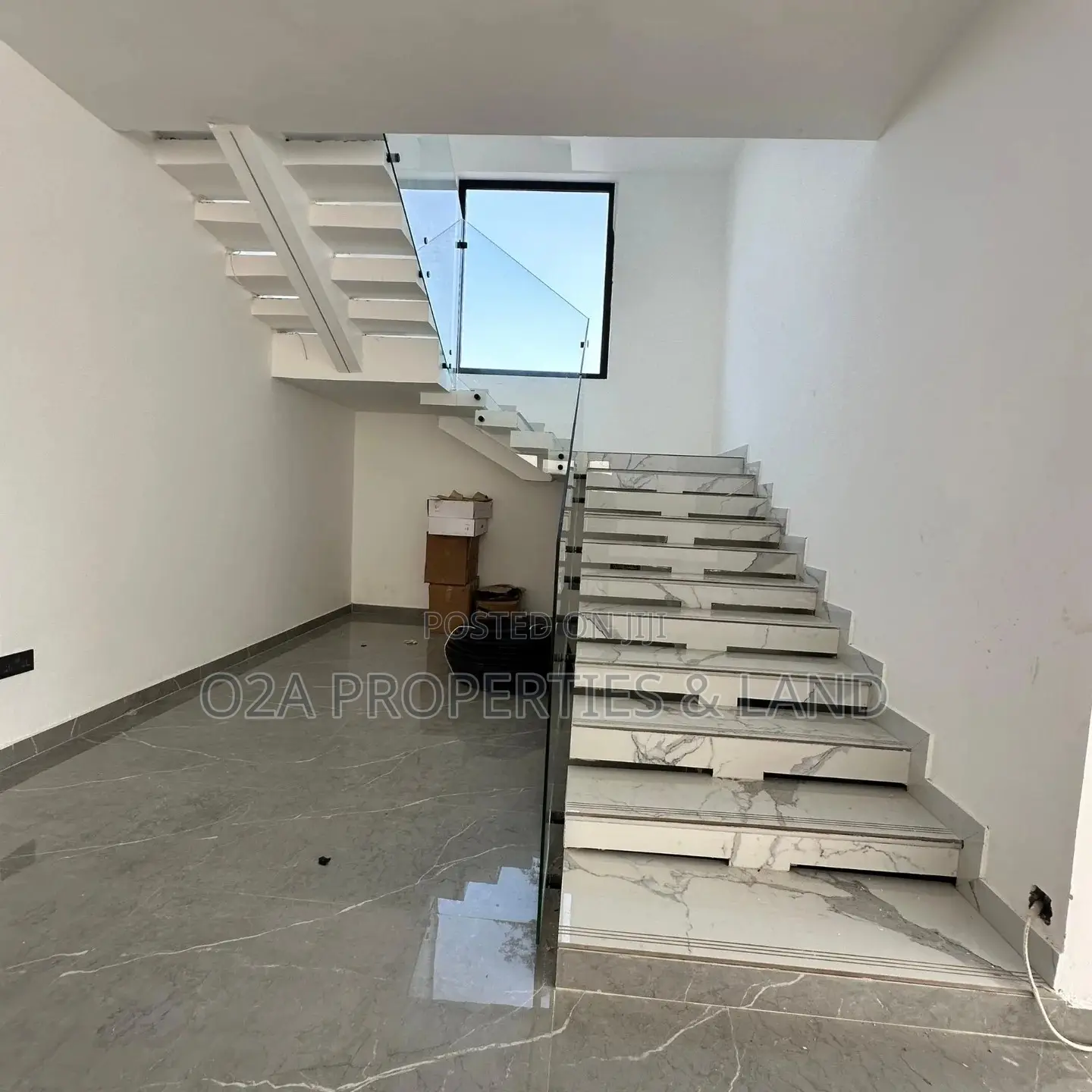 6bdrm House in Ashaley Botwe, Lake Side Estate for sale in Lake Side Estate