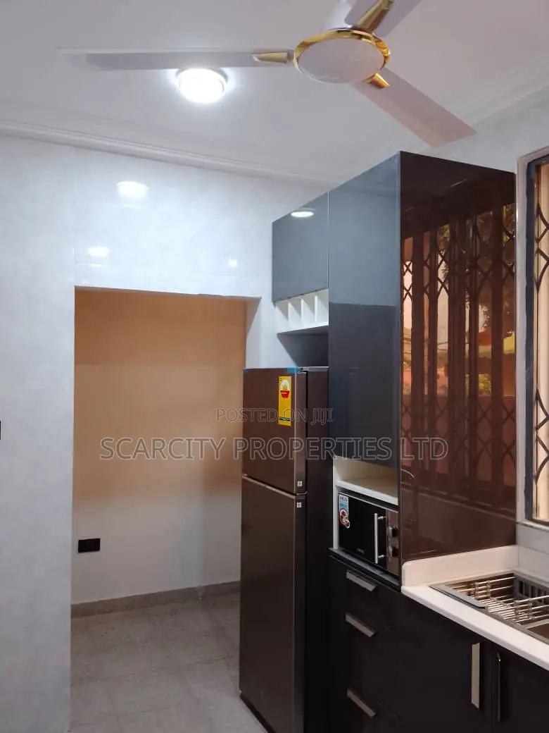 4bdrm House in Adenta for sale in Adenta